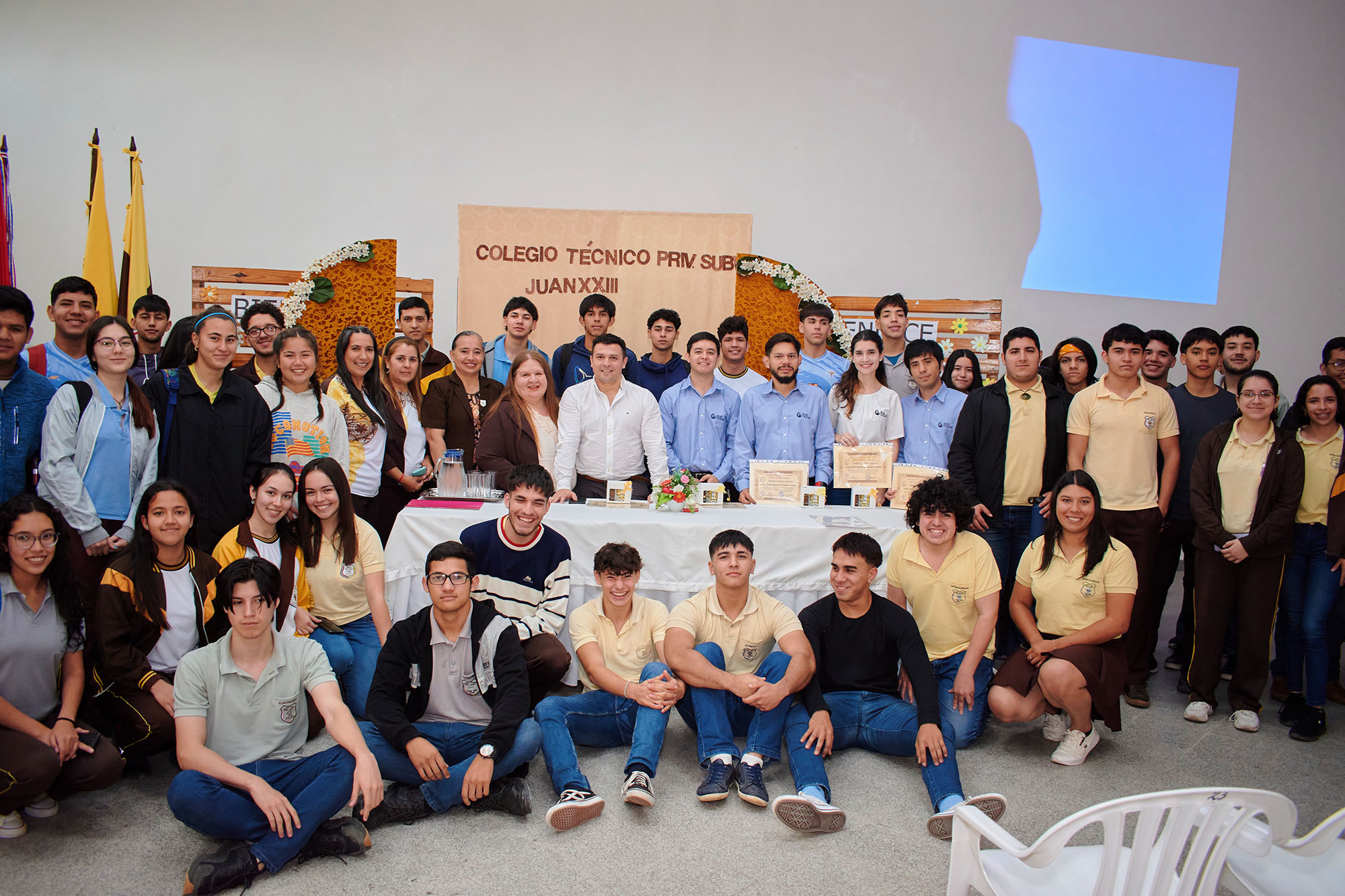 Aporte Tecnológico y Charla en Colegio Técnico Juan XXIII de Pilar